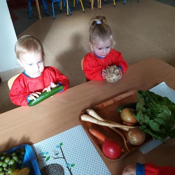 dzieci-z-warzywami